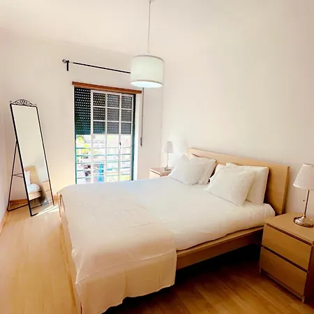 Elegant Getaway Ii - Lisbon- Two Bedroom In Montijo- 10 Mints From The Apartamento *
